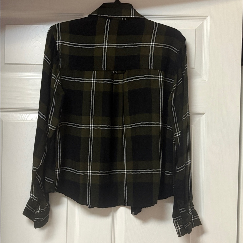 Button up flannel - Picture 4 of 4
